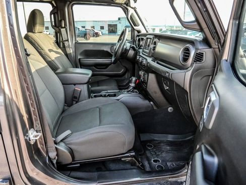 Used 2022 Jeep Gladiator Sport AWD/4WD image 15