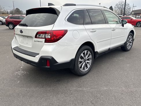 Used 2019 Subaru Outback 2.5i Touring image 3