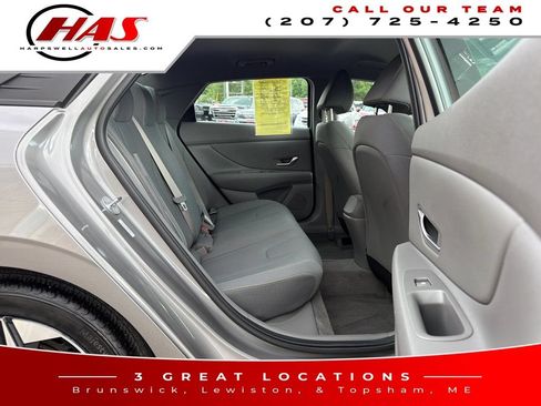 Used 2023 Hyundai Elantra SEL w/ Convenience Package FWD image 11