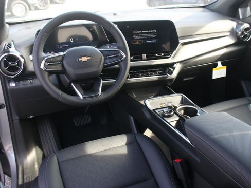 New 2026 Chevrolet Equinox LT image 12