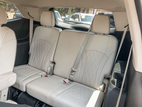 Used 2022 Buick Enclave Avenir w/ Avenir Technology Package AWD/4WD image 33