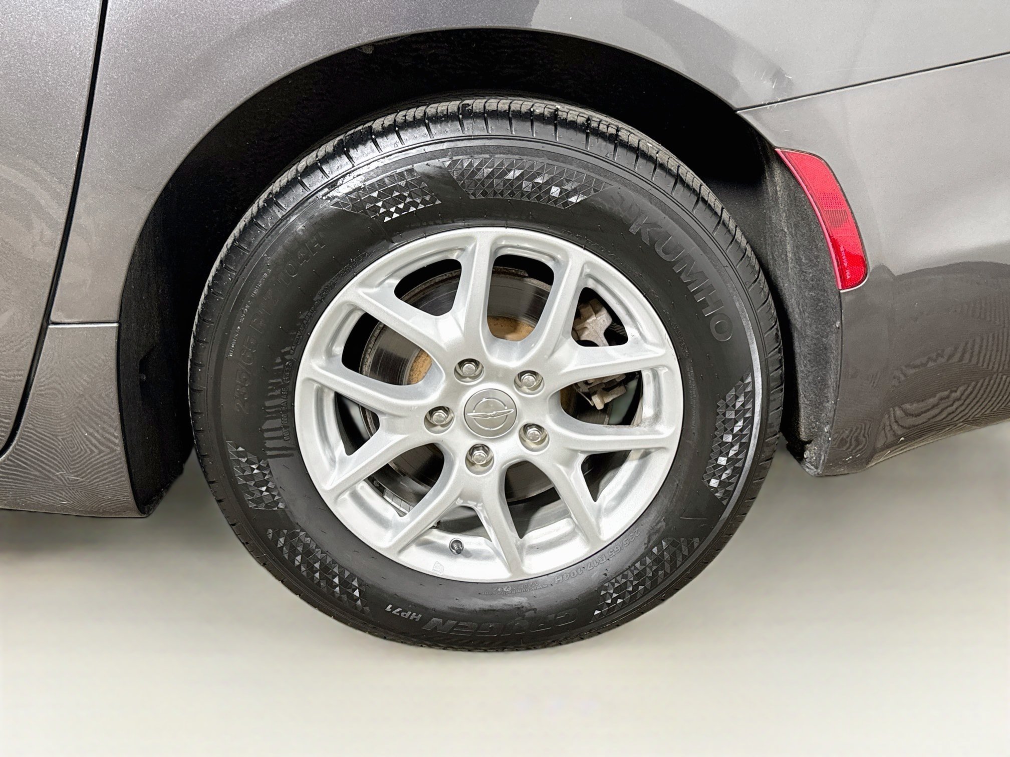 Used 2020 Chrysler Pacifica Touring-L FWD image 29