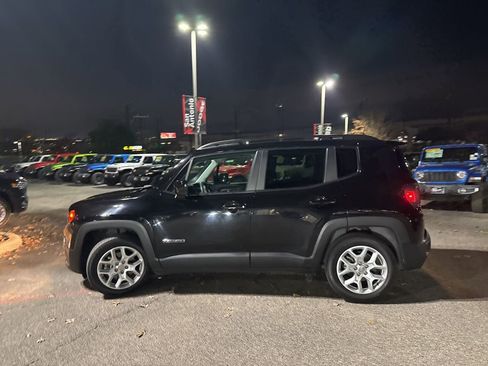 Used 2018 Jeep Renegade Latitude image 39