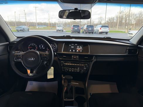 Used 2018 Kia Optima LX image 24