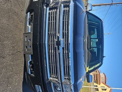 Used 2015 Chevrolet Silverado 1500 High Country w/ High Country Premium Package image 4