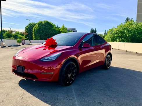 Used 2021 Tesla Model Y Long Range AWD/4WD image 13