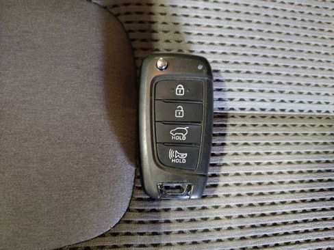 Used 2021 Hyundai Santa Fe SE w/ Cargo Package FWD image 32