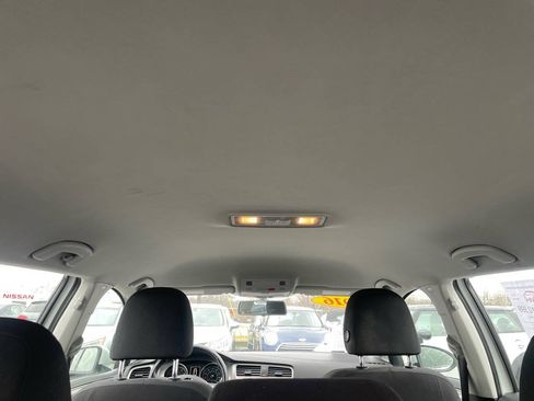 Used 2016 Volkswagen Golf S FWD image 34
