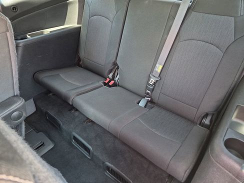 Used 2016 Chevrolet Traverse LT w/ Style and Technology Package FWD image 22
