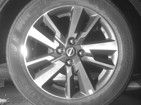 Used 2025 Nissan Versa SV image 15