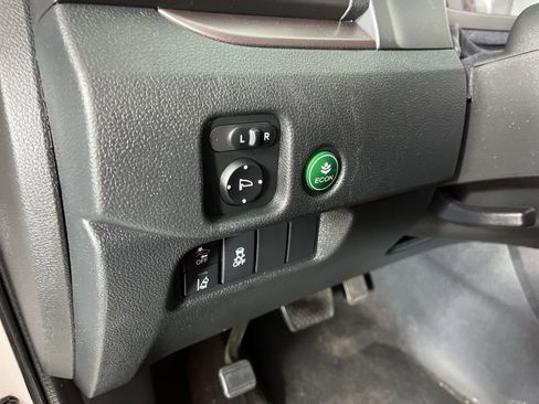 Used 2022 Honda Pilot Sport image 29