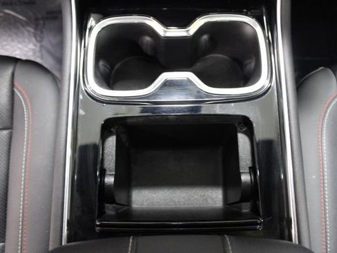 Used 2025 Chevrolet Traverse RS AWD/4WD image 38