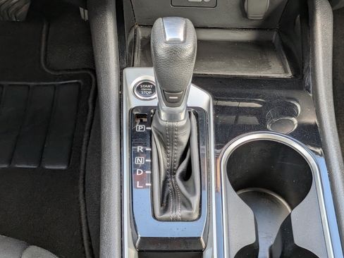 Used 2024 Nissan Altima 2.5 SV FWD image 19