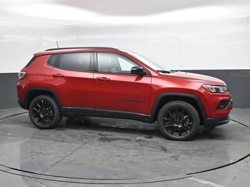 New 2026 Jeep Compass Latitude AWD/4WD image 3