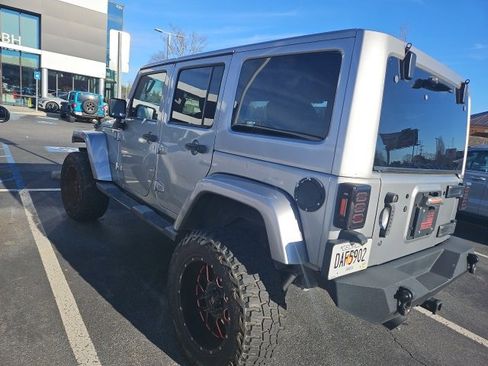 Used 2014 Jeep Wrangler Unlimited Sahara w/ Max Tow Package image 8