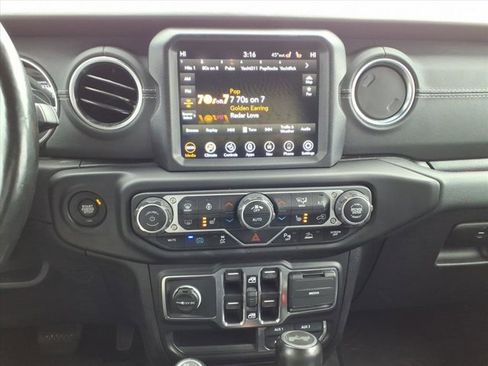 Used 2021 Jeep Wrangler Unlimited Sahara w/ Cold Weather Group image 10