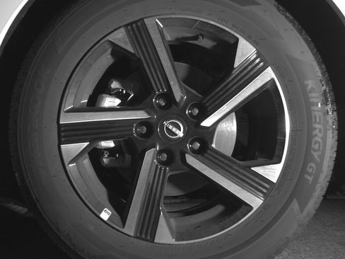 Used 2025 Nissan Sentra SV FWD image 12