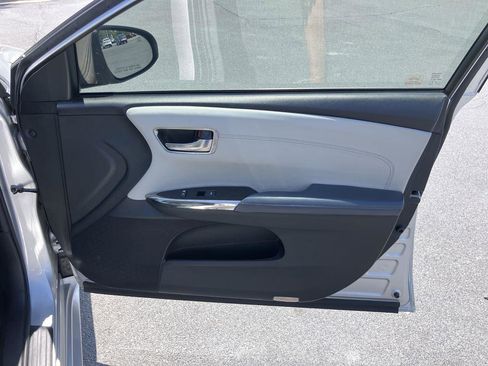 Used 2013 Toyota Avalon XLE Premium FWD image 30