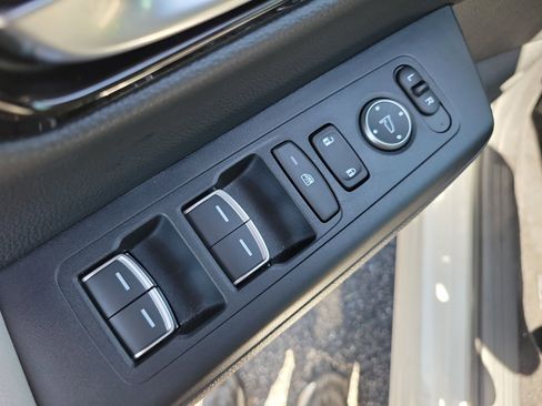 Used 2024 Honda CR-V EX-L image 19