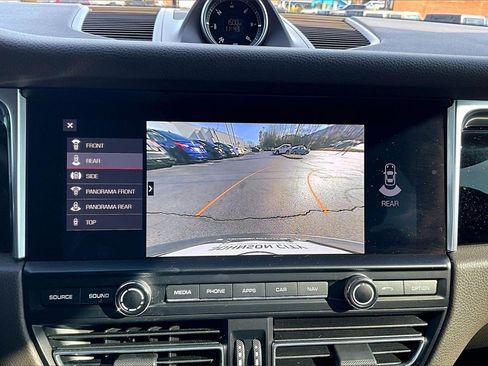 Used 2021 Porsche Macan image 21