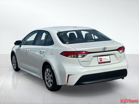 Certified 2025 Toyota Corolla LE FWD image 4