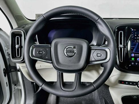 Used 2026 Volvo XC40 B5 Plus w/ Protection Package Premier AWD/4WD image 11