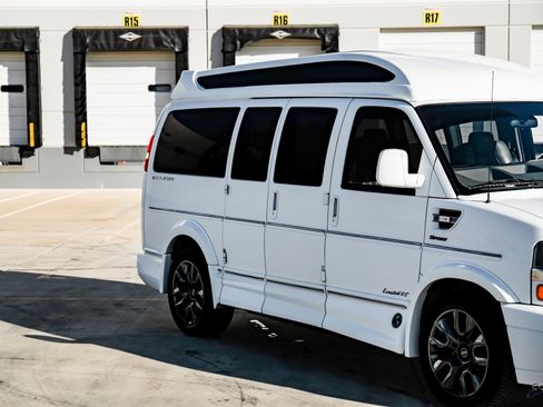 Used 2023 Chevrolet Express 2500 image 21