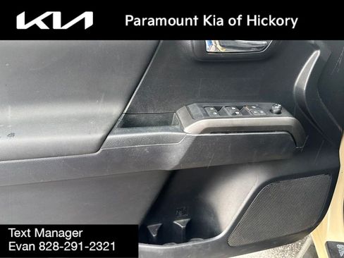 Used 2019 Toyota Tacoma TRD Off-Road AWD/4WD image 16