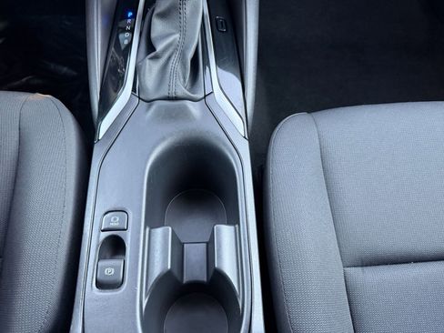 Used 2025 Toyota Corolla LE image 39