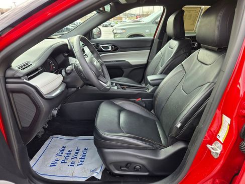 Used 2023 Jeep Compass Limited image 15