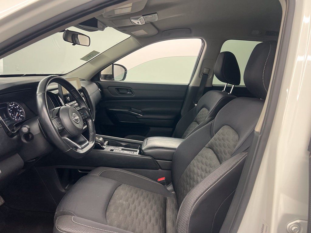 Used 2023 Nissan Pathfinder SV w/ Black Appearance Package FWD image 8