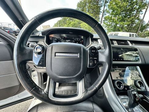 Used 2018 Land Rover Range Rover Sport HSE image 11