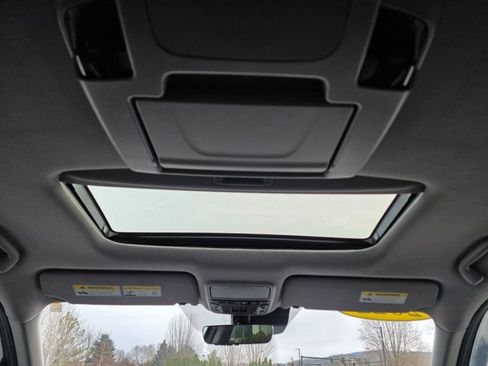 Used 2022 Honda Pilot Elite image 25