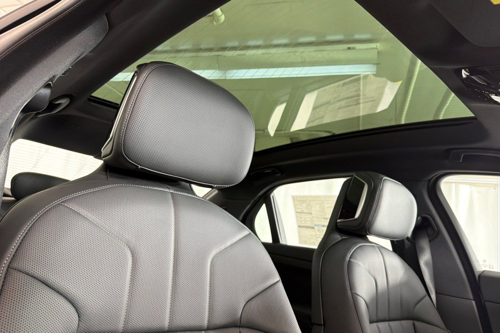 New 2026 BMW 740i RWD image 23