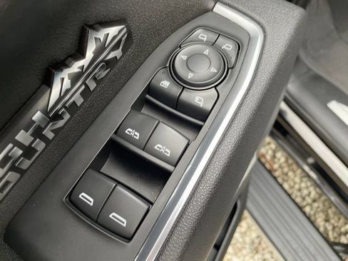 Used 2025 Chevrolet Silverado 1500 High Country w/ High Country Premium Package AWD/4WD image 25