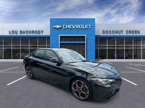 Used 2022 Alfa Romeo Giulia Veloce RWD image 2
