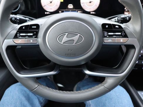 Used 2025 Hyundai Elantra SEL FWD image 27