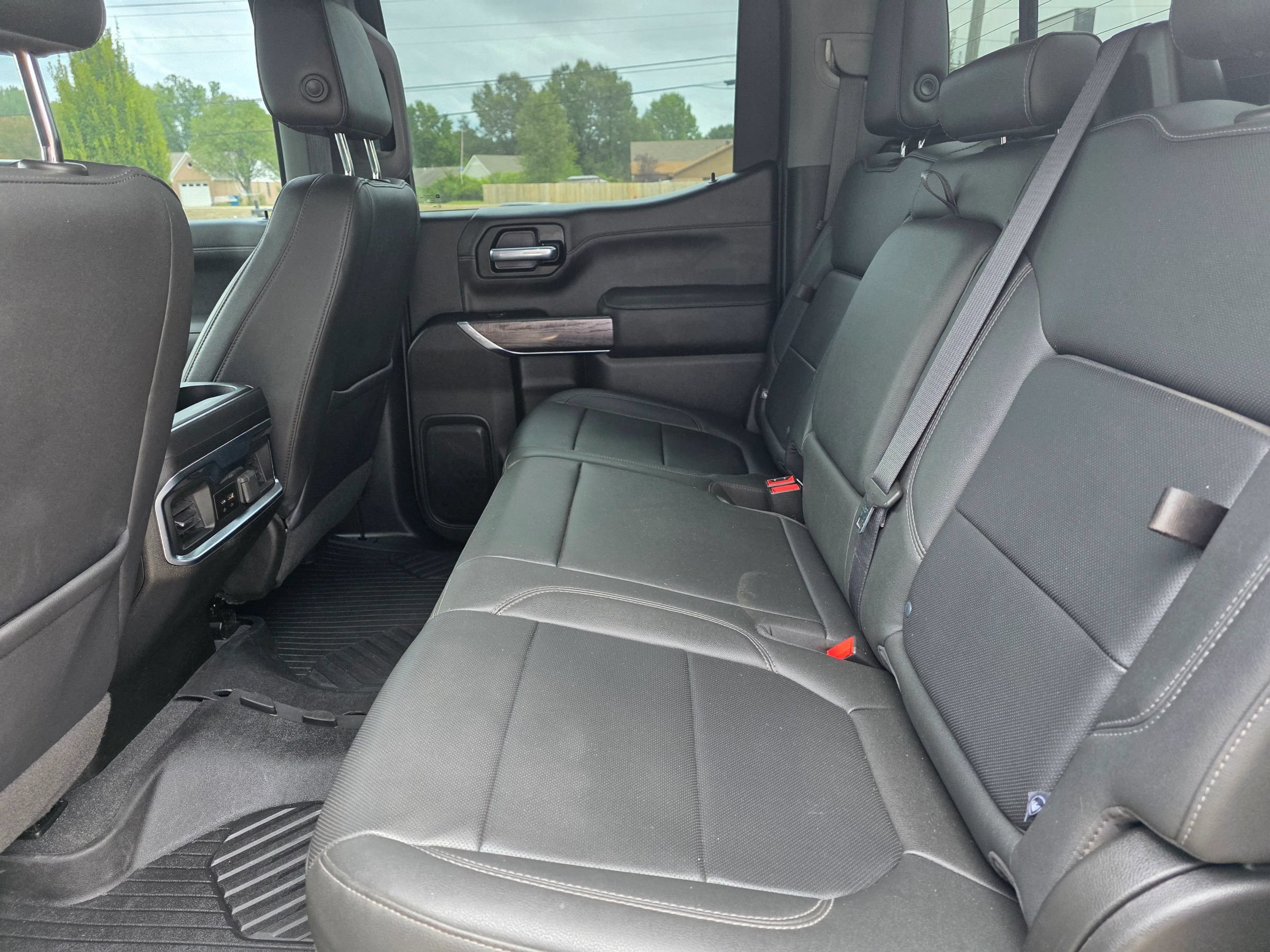 Used 2022 Chevrolet Silverado 1500 LTZ w/ LTZ Premium Package AWD/4WD image 11