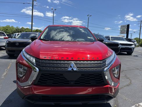Used 2025 Mitsubishi Eclipse Cross LE AWD/4WD image 2