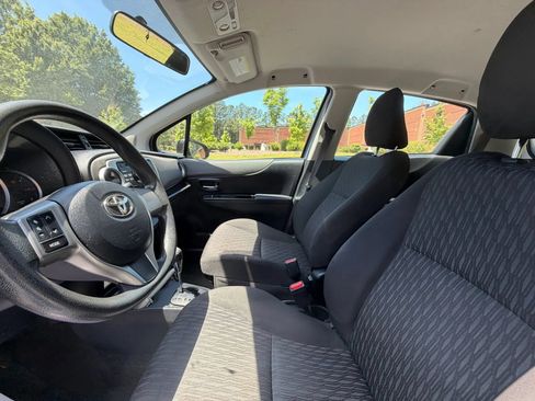 Used 2014 Toyota Yaris LE FWD image 11