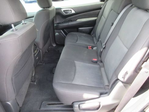 Used 2020 Nissan Pathfinder SV AWD/4WD image 13
