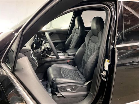 Used 2023 Audi SQ7 Premium Plus w/ Executive Package AWD/4WD image 25