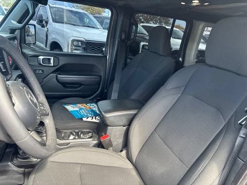 Used 2023 Jeep Wrangler Unlimited Sport AWD/4WD image 7
