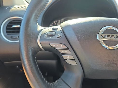 Used 2019 Nissan Pathfinder SV FWD image 19