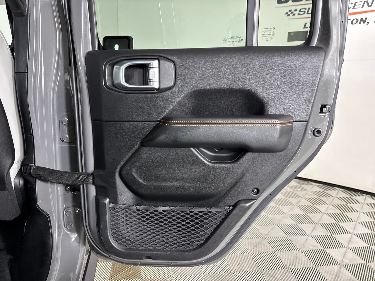 Used 2020 Jeep Gladiator Mojave AWD/4WD image 26