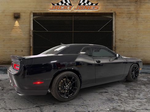 Used 2018 Dodge Challenger T/A RWD image 9