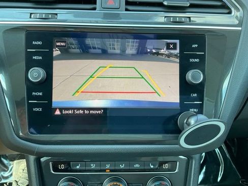 Used 2019 Volkswagen Tiguan SE w/ Panoramic Sunroof Package AWD/4WD image 35