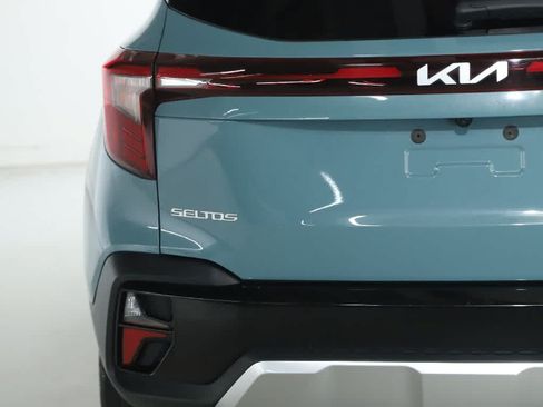 Used 2024 Kia Seltos EX AWD/4WD image 44