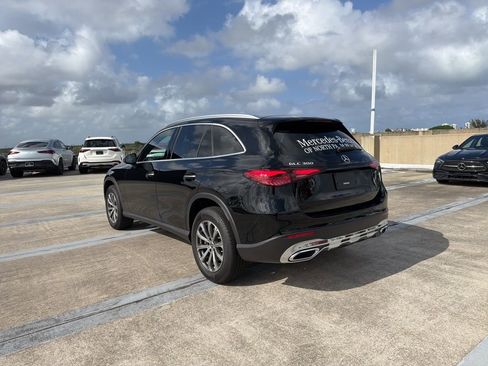 Certified 2025 Mercedes-Benz GLC 300 image 4