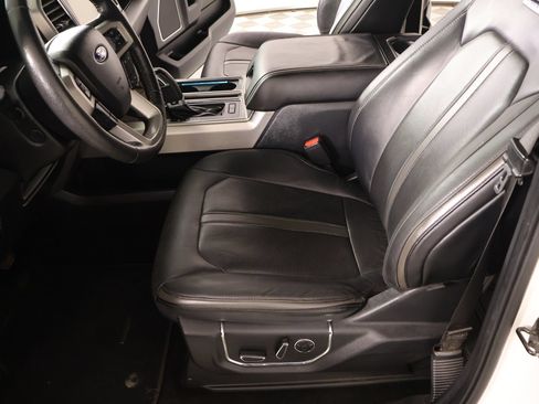 Used 2015 Ford F150 Platinum w/ Equipment Group 701A Luxury AWD/4WD image 13
